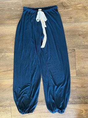 Eberyjey Gisele TENCEL Modal Lounge Pants size M in Navy Blue